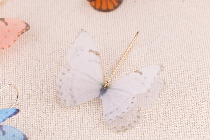 Butterfly Earrings - Off White Oana Savu Butterfly Earrings - Off White - Image 2
