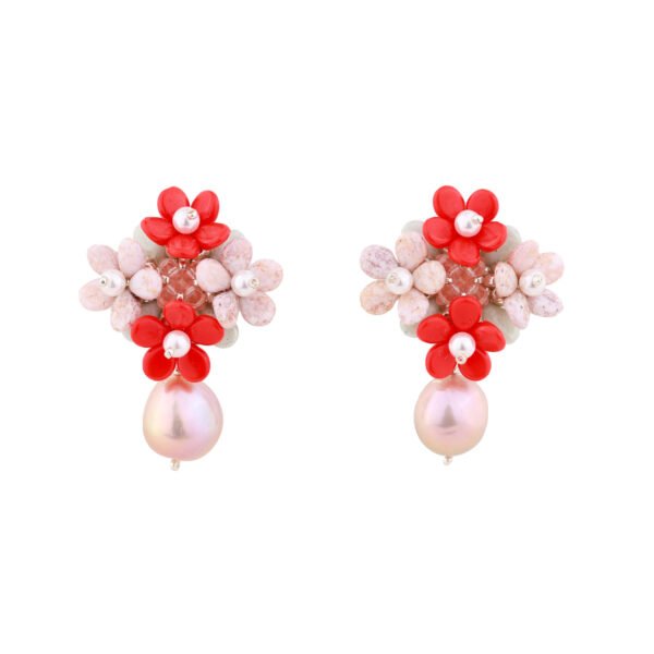 flower earrings made with pink beads and natural pearls on sterling silver setting, a delicate and elegant jewelry perfect for wedding day, elegant outfits, summer outfits and colorful fashion style handmade by Oana Savu