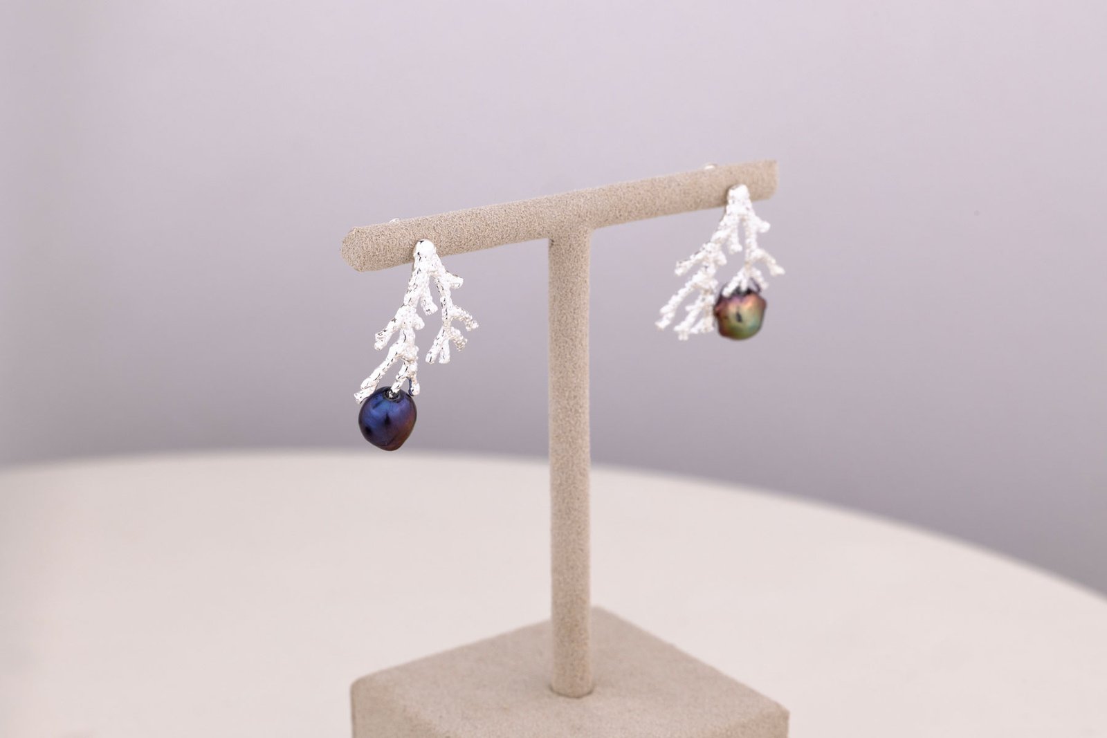 Coral Branch - Peacock Pearls Oana Savu Coral Branch - Peacock Pearls - Image 7